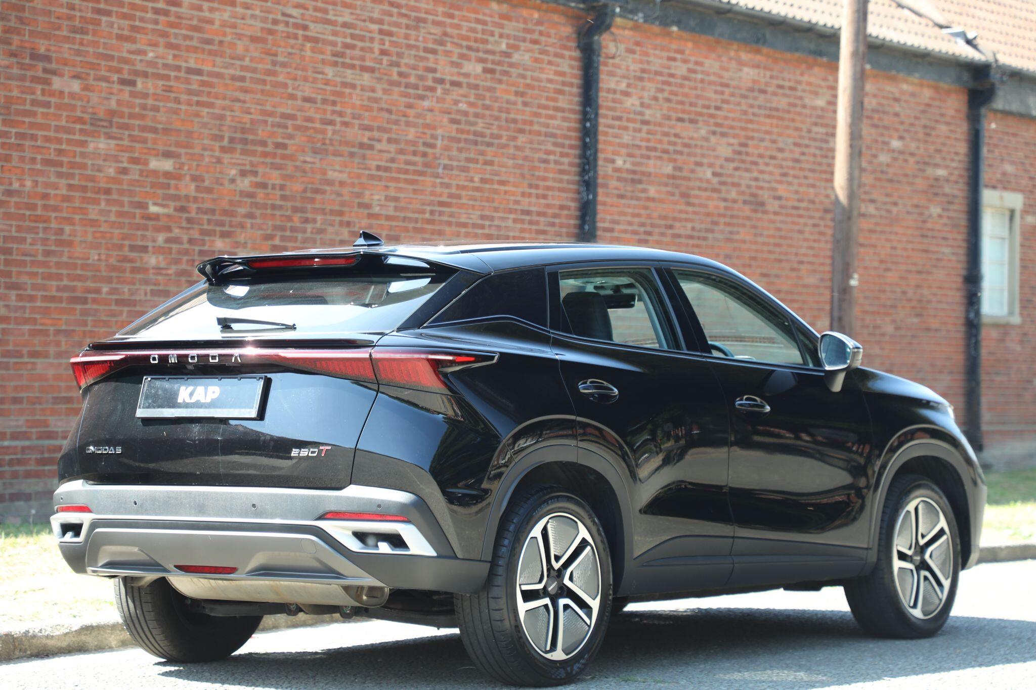 Large vehicle image